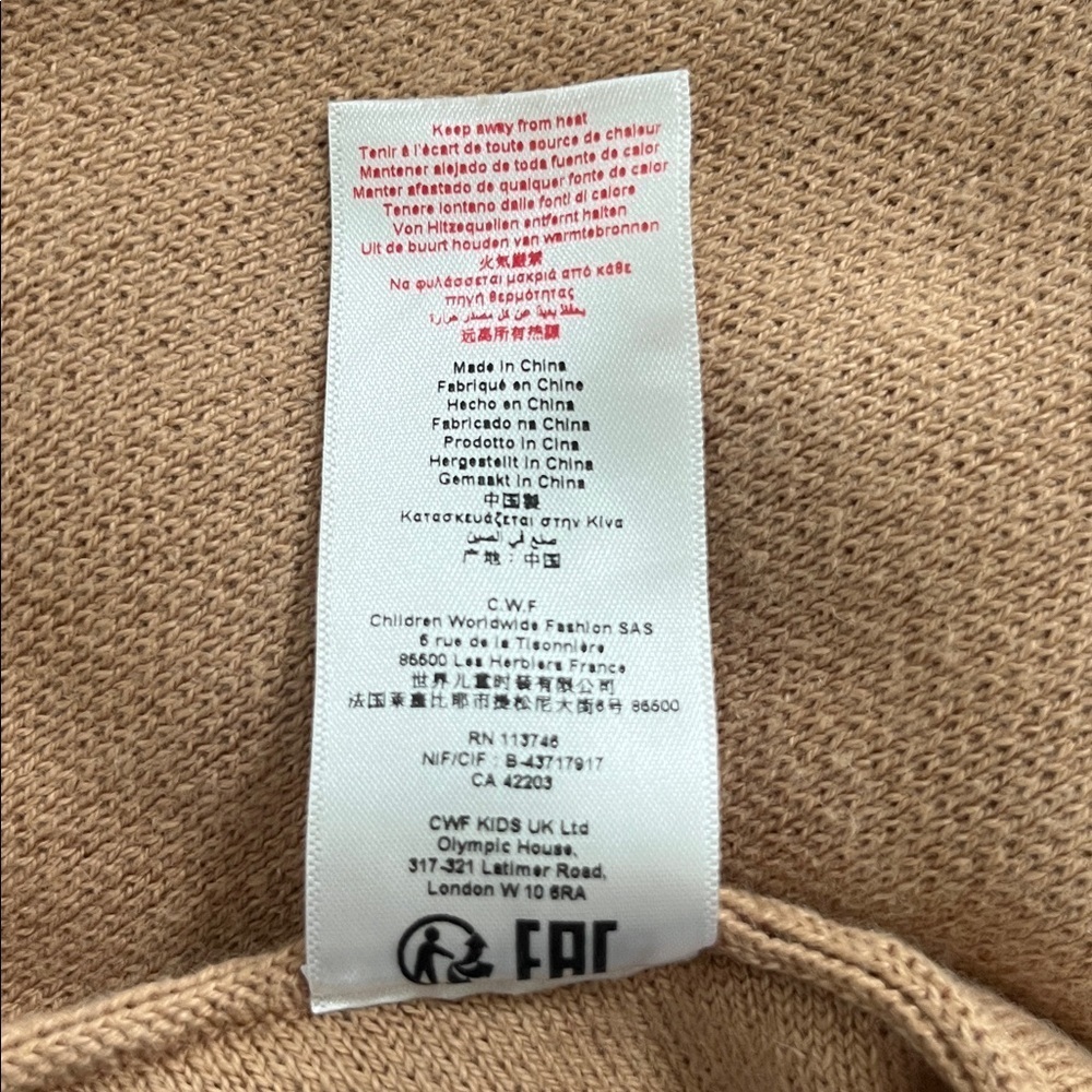 CHLOÉ
Kids Stone Cotton And Wool Cape With Buckle - Picture 16 of 16